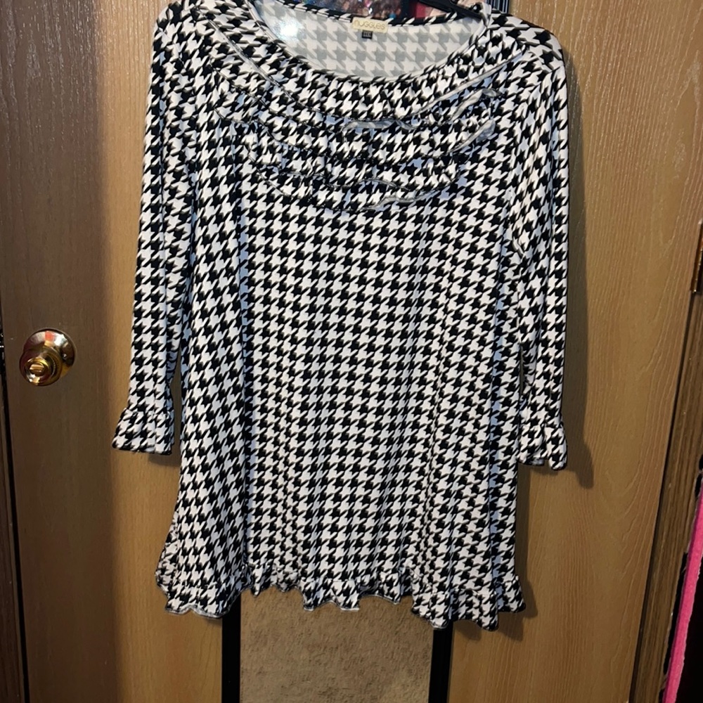‘Nuggles houndstooth blouse